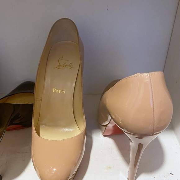 Loubutini beige heels in perfect condition - Picture 3 of 13
